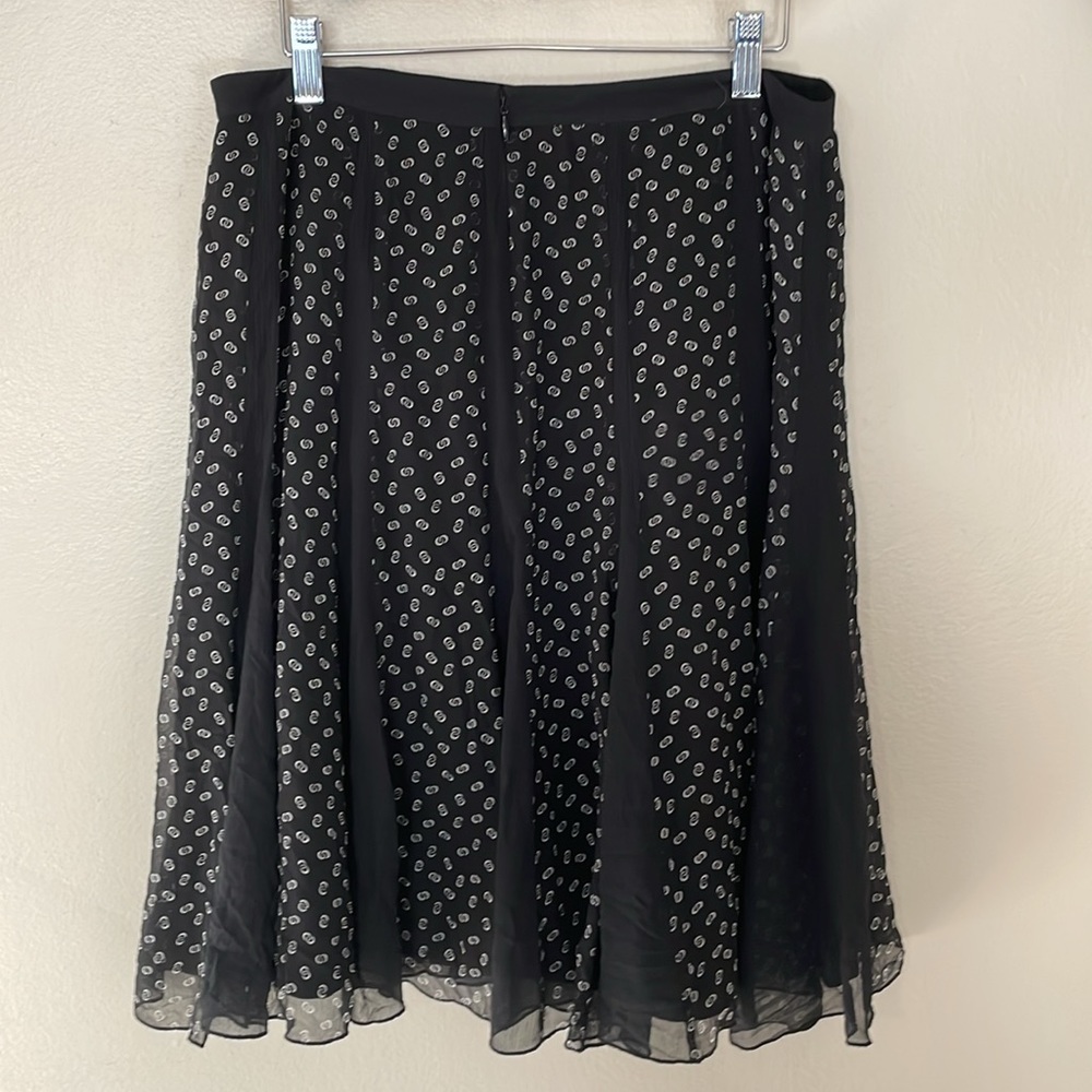 EUC Ann Taylor 100% Silk Skirt. Size 8 - Picture 3 of 5